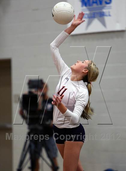 Thumbnail 2 in Olathe East vs. Lansing photogallery.