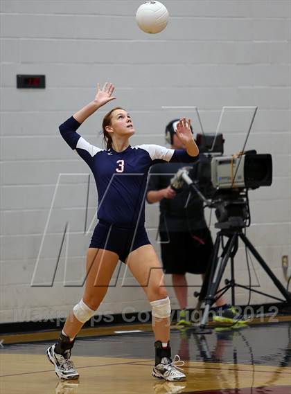 Thumbnail 2 in Olathe East vs. Lansing photogallery.