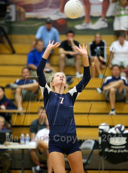 Thumbnail 1 in Olathe East vs. Lansing photogallery.