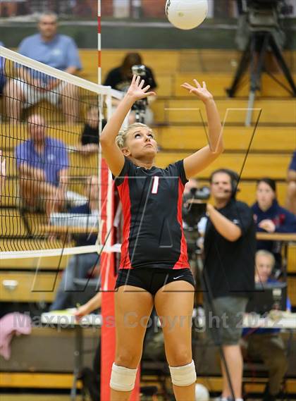 Thumbnail 1 in Olathe East vs. Lansing photogallery.