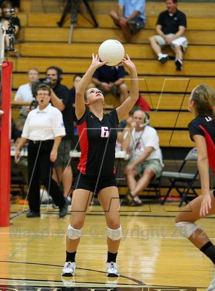 Thumbnail 2 in Olathe East vs. Lansing photogallery.