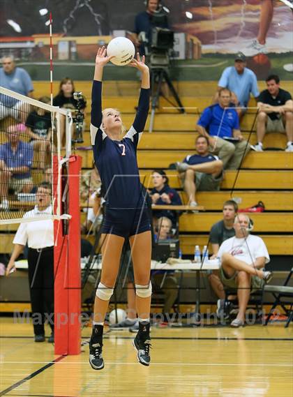 Thumbnail 2 in Olathe East vs. Lansing photogallery.