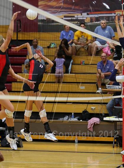Thumbnail 1 in Olathe East vs. Lansing photogallery.