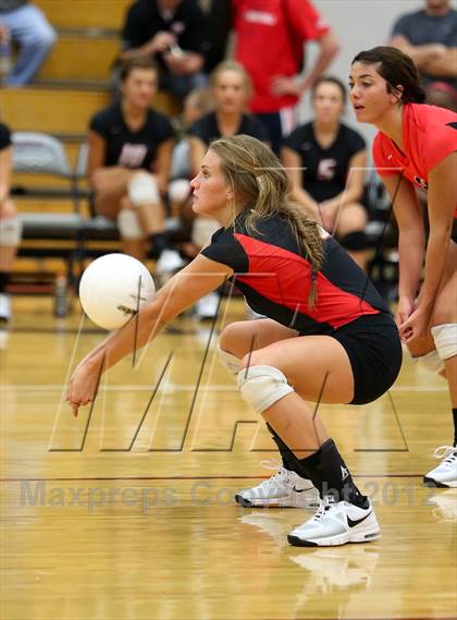 Thumbnail 3 in Olathe East vs. Lansing photogallery.