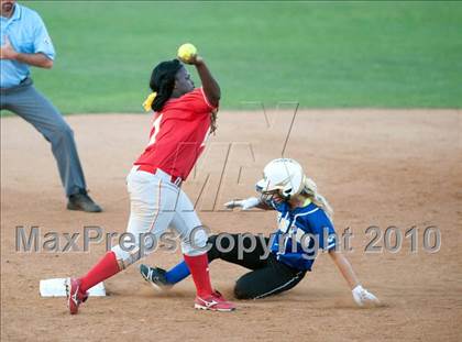 Thumbnail 3 in Santa Margarita vs. Corona (CIF SS D1 Final) photogallery.