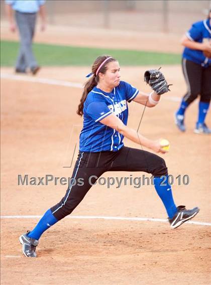 Thumbnail 1 in Santa Margarita vs. Corona (CIF SS D1 Final) photogallery.