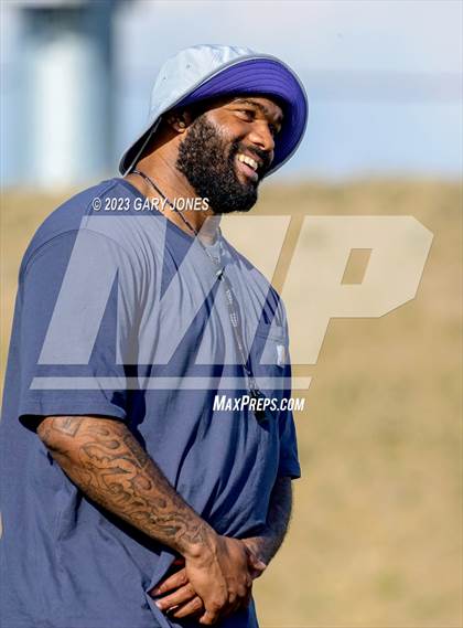 Thumbnail 1 in Whitney vs Rocklin 7v7 photogallery.
