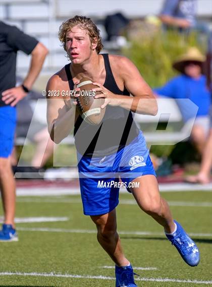 Thumbnail 3 in Whitney vs Rocklin 7v7 photogallery.