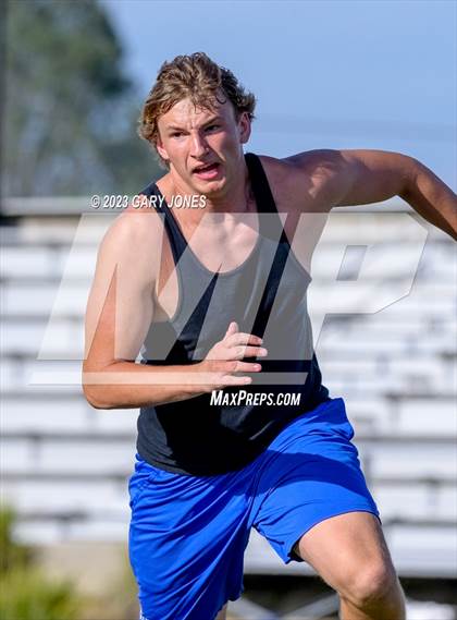 Thumbnail 1 in Whitney vs Rocklin 7v7 photogallery.