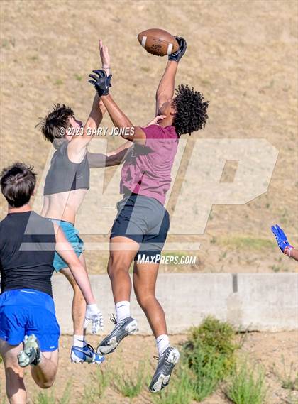 Thumbnail 3 in Whitney vs Rocklin 7v7 photogallery.