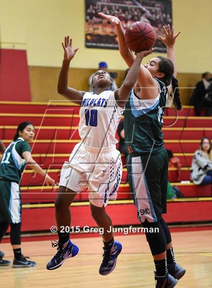 Thumbnail 2 in Sacred Heart Cathedral vs. Oakland (Cardinal Newman Classic) photogallery.