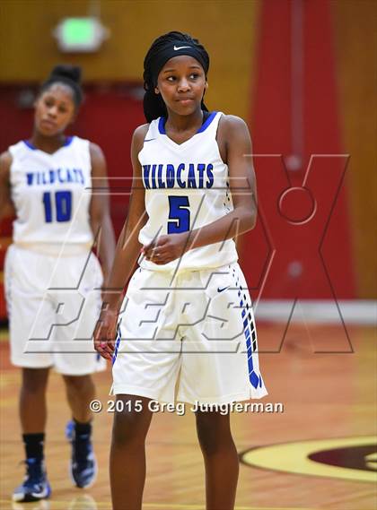 Thumbnail 3 in Sacred Heart Cathedral vs. Oakland (Cardinal Newman Classic) photogallery.
