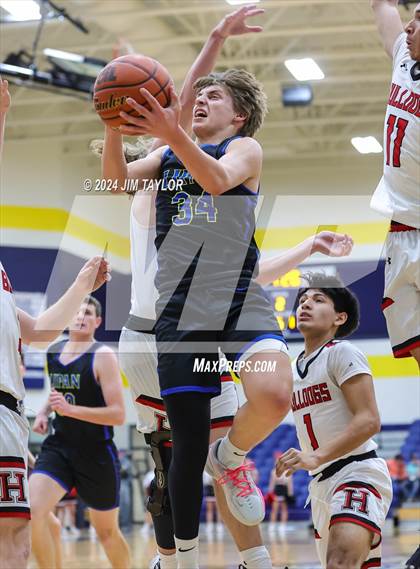 Thumbnail 2 in Lipan vs. Hamilton (UIL 2A Bi-district playoff) photogallery.