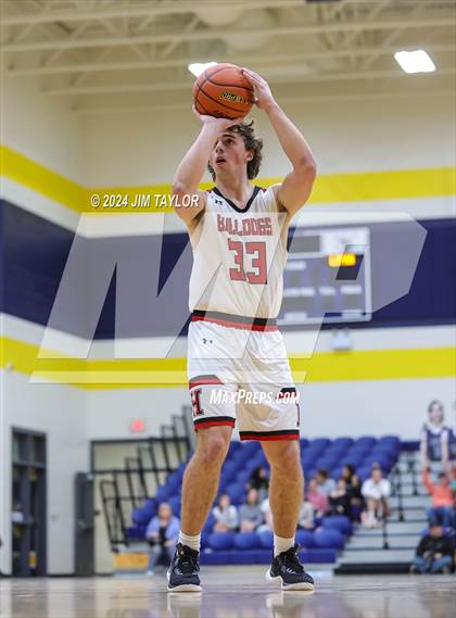 Thumbnail 2 in Lipan vs. Hamilton (UIL 2A Bi-district playoff) photogallery.