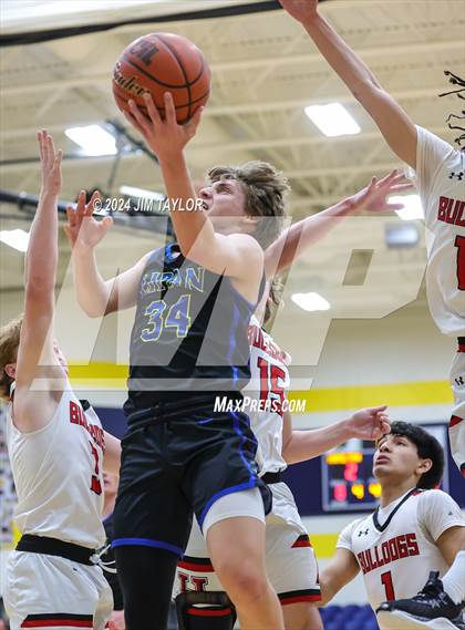 Thumbnail 1 in Lipan vs. Hamilton (UIL 2A Bi-district playoff) photogallery.