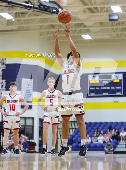 Thumbnail 2 in Lipan vs. Hamilton (UIL 2A Bi-district playoff) photogallery.