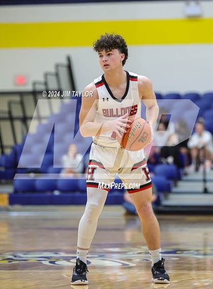 Thumbnail 2 in Lipan vs. Hamilton (UIL 2A Bi-district playoff) photogallery.