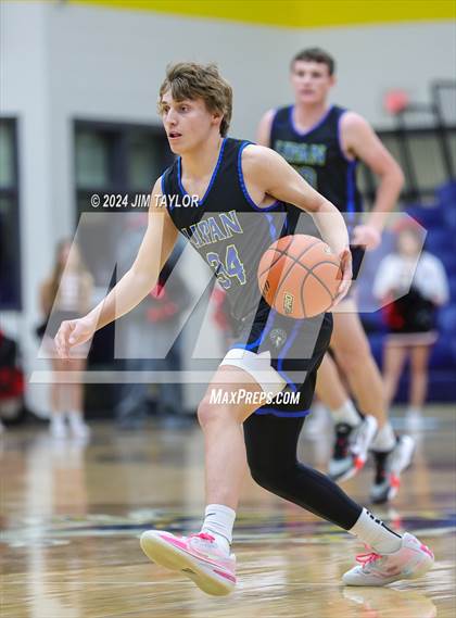 Thumbnail 2 in Lipan vs. Hamilton (UIL 2A Bi-district playoff) photogallery.
