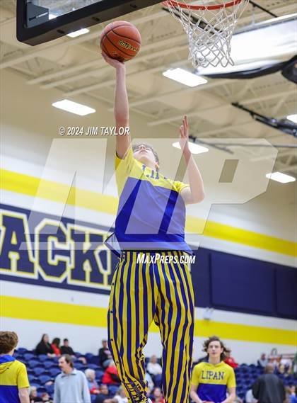 Thumbnail 1 in Lipan vs. Hamilton (UIL 2A Bi-district playoff) photogallery.