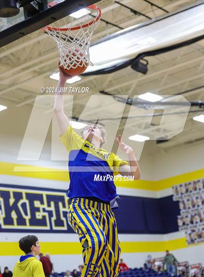 Thumbnail 1 in Lipan vs. Hamilton (UIL 2A Bi-district playoff) photogallery.