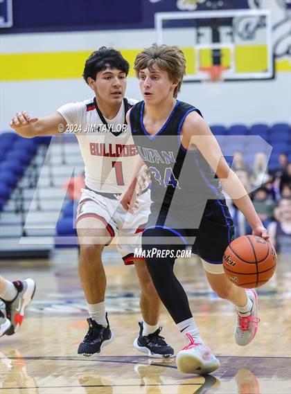 Thumbnail 3 in Lipan vs. Hamilton (UIL 2A Bi-district playoff) photogallery.