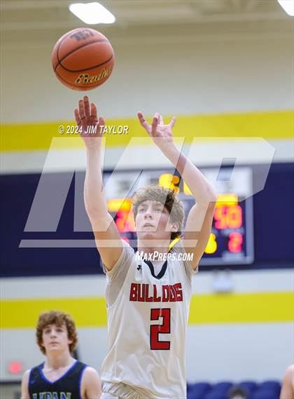 Thumbnail 2 in Lipan vs. Hamilton (UIL 2A Bi-district playoff) photogallery.
