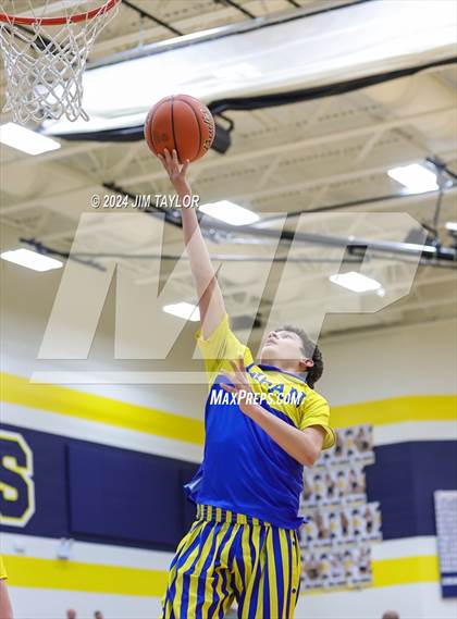 Thumbnail 2 in Lipan vs. Hamilton (UIL 2A Bi-district playoff) photogallery.