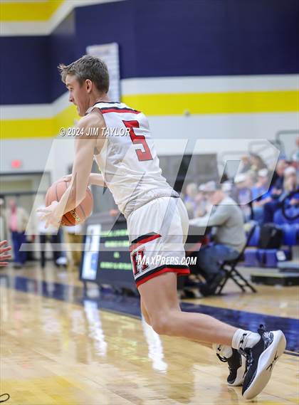 Thumbnail 2 in Lipan vs. Hamilton (UIL 2A Bi-district playoff) photogallery.