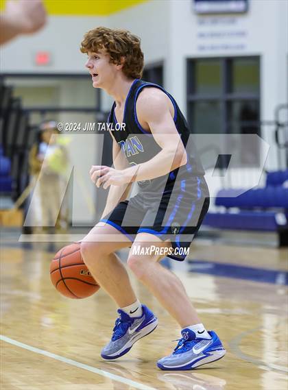Thumbnail 2 in Lipan vs. Hamilton (UIL 2A Bi-district playoff) photogallery.