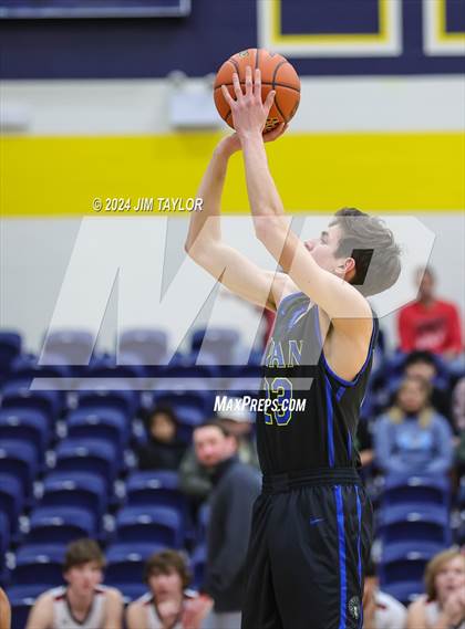 Thumbnail 2 in Lipan vs. Hamilton (UIL 2A Bi-district playoff) photogallery.