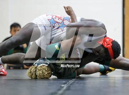 Thumbnail 2 in Falls Church vs Marshall photogallery.