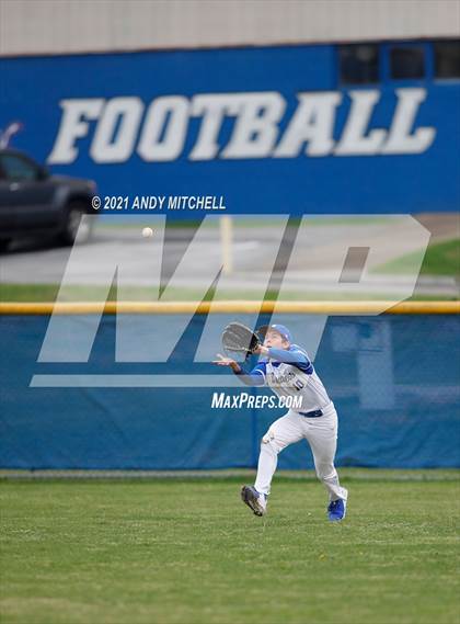 Thumbnail 2 in Boyd-Buchanan vs. South Pittsburg photogallery.