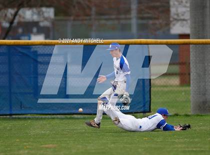 Thumbnail 3 in Boyd-Buchanan vs. South Pittsburg photogallery.