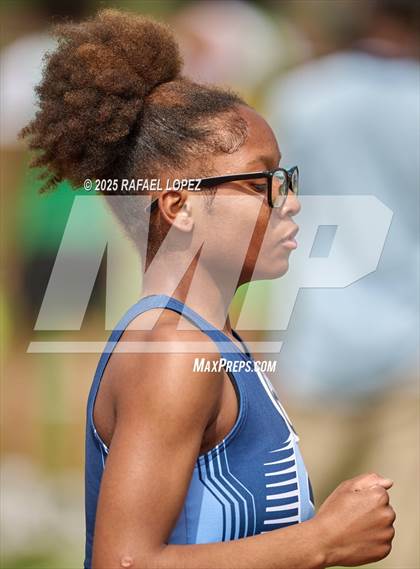 Thumbnail 2 in Dave Bethany Relays(1600M) photogallery.