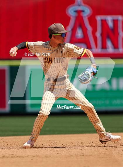 Thumbnail 2 in Mission Viejo vs. Don Lugo (HALO Classic) photogallery.