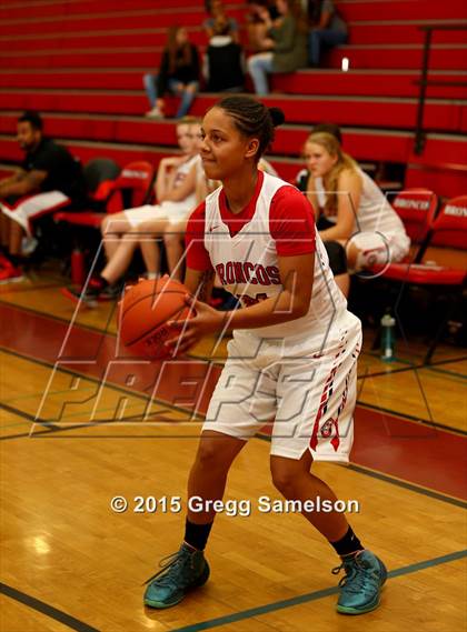 Thumbnail 2 in Bella Vista vs Alumni photogallery.