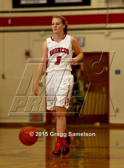 Thumbnail 2 in Bella Vista vs Alumni photogallery.