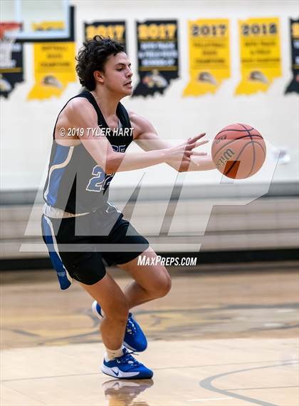Thumbnail 3 in Hamilton Southeastern @ Avon photogallery.