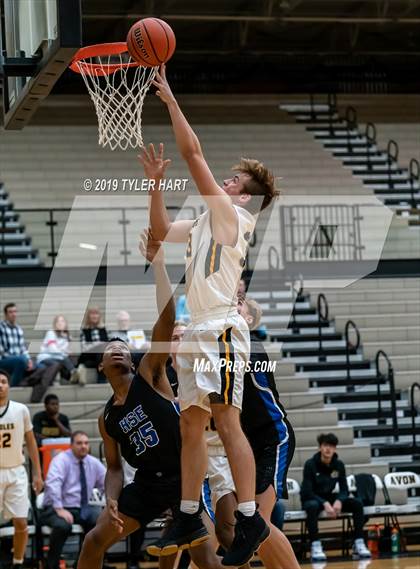 Thumbnail 3 in Hamilton Southeastern @ Avon photogallery.