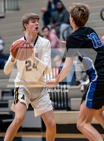Thumbnail 3 in Hamilton Southeastern @ Avon photogallery.