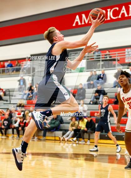 Thumbnail 1 in Bountiful vs. Copper Hills (Utah Elite 8) photogallery.