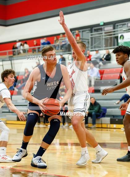 Thumbnail 1 in Bountiful vs. Copper Hills (Utah Elite 8) photogallery.