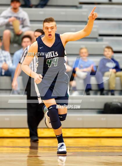Thumbnail 2 in Bountiful vs. Copper Hills (Utah Elite 8) photogallery.