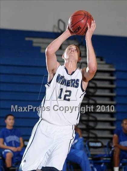 Thumbnail 2 in Hogan vs. Nevada Union (Les Curry Invitational) photogallery.