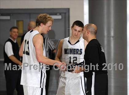 Thumbnail 2 in Hogan vs. Nevada Union (Les Curry Invitational) photogallery.
