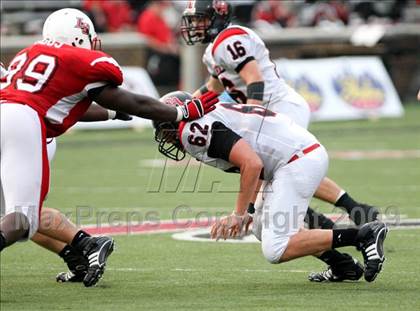 Thumbnail 3 in Oak Hills vs. La Salle (Skyline Crosstown Showdown) photogallery.