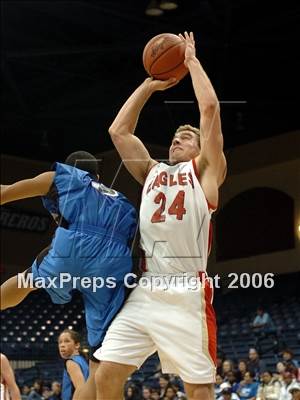 Thumbnail 3 in Santa Fe Christian vs. San Pasqual Academy (SDS D5 Final) photogallery.
