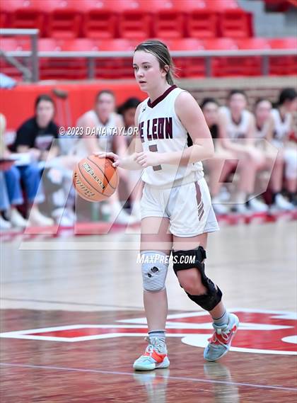 Thumbnail 1 in De Leon vs Valley Mills (UIL 2A Region II Bi-District) photogallery.