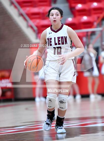Thumbnail 1 in De Leon vs Valley Mills (UIL 2A Region II Bi-District) photogallery.