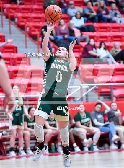 Thumbnail 3 in De Leon vs Valley Mills (UIL 2A Region II Bi-District) photogallery.